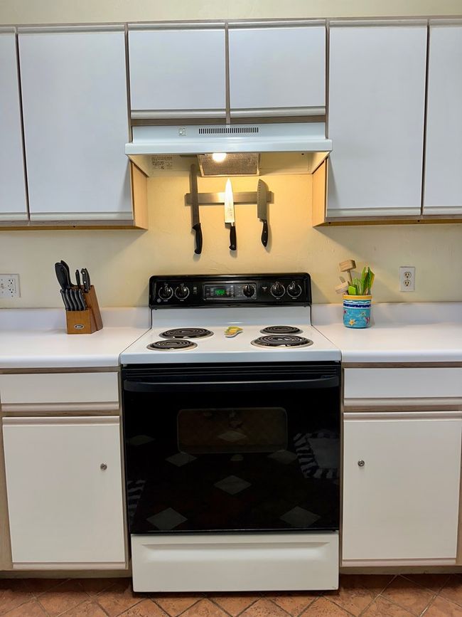 7-F - 11 Old Mill Dr, Condo with 2 bedrooms, 2 bathrooms and null parking in Cedar Key FL | Image 8