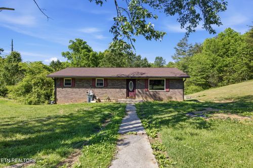 209 White Oak Ln, Heiskell, TN, 37754-2736 | Card Image