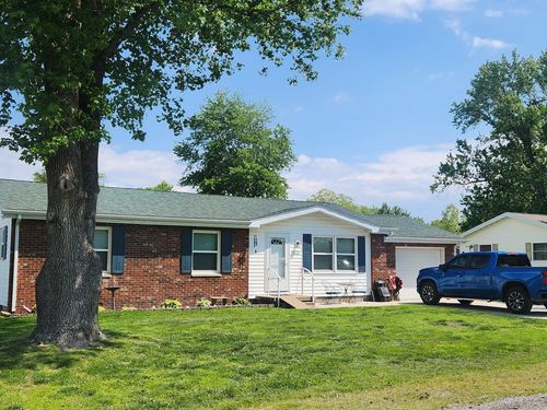 911 N Sunset Dr, Pinckneyville, IL, 62274-1547 | Card Image