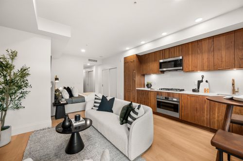 106-2550 Garden Dr, Vancouver, BC, V5N4X6 | Card Image