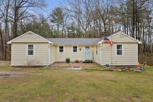 90 Warren St, Abington, MA, 02351-1607 | Card Image