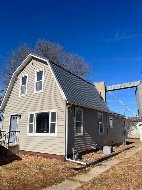 261 State St, Jackson, MN, 56143-1164 | Card Image