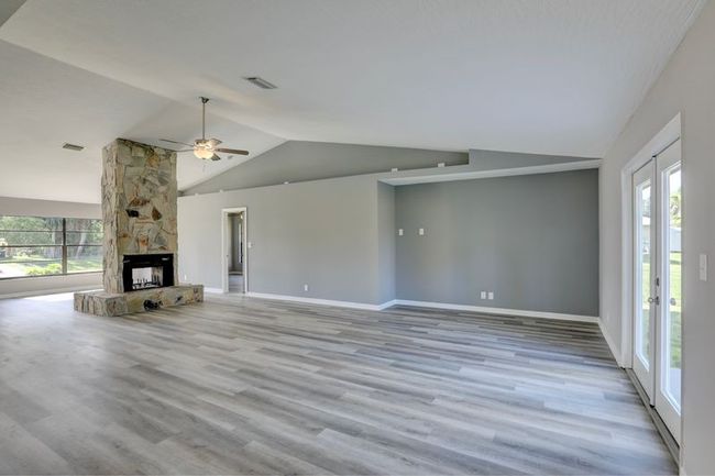 123 Friar Ct, House other with 3 bedrooms, 2 bathrooms and null parking in SEBASTIAN FL | Image 14