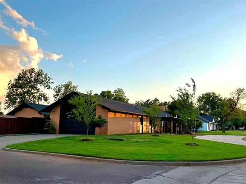 320 Paseo De Vida Street, Altus, OK, 73521 | Card Image