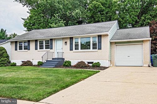 581 Hemingway Dr, HOCKESSIN, DE, 19707-1153 | Card Image