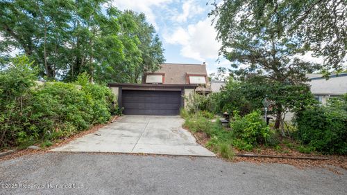7501 Woodbox Row, Hudson, FL, 34667-3040 | Card Image