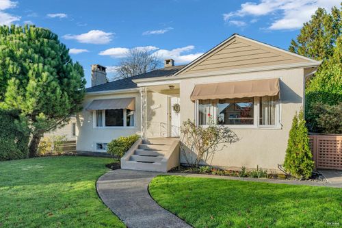 2225 W 22nd Ave, Vancouver, BC, V6L1L6 | Card Image