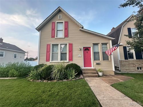 4867 Hamburg Ave, Saint Louis, MO, 63123-4806 | Card Image