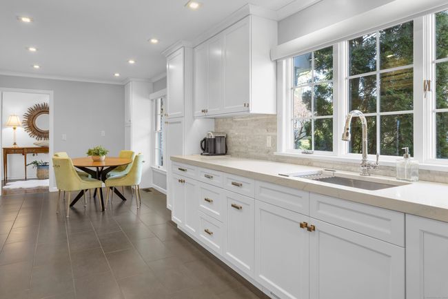 31 Lakeview Ave, Condo with 4 bedrooms, 4 bathrooms and null parking in New Canaan CT | Image 12