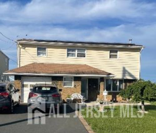 808 Shannon Ave, Perth Amboy, NJ, 08861-1620 | Card Image