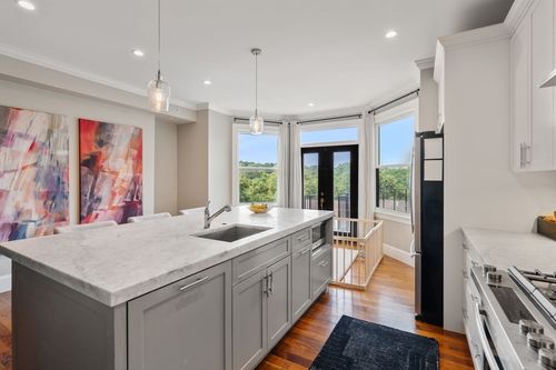 2-324 Tappan St, Brookline, MA, 02445-5373 | Card Image