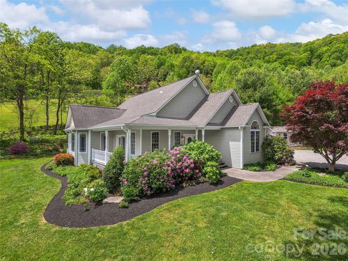 224 Hydrangea Dr, Waynesville, NC, 28785-6603 | Card Image