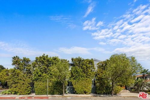 803 25th St, Santa Monica, CA, 90403-2107 | Card Image