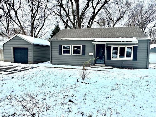 8416 Greenwood Rd, Raytown, MO, 64138-3051 | Card Image