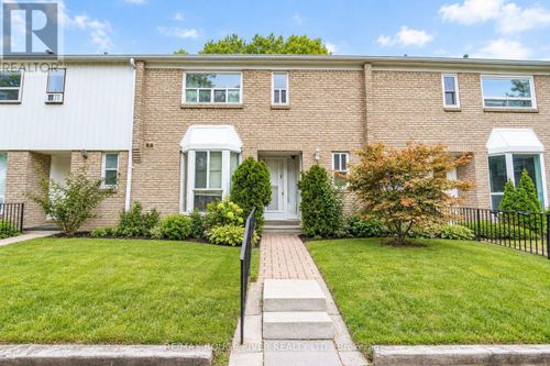 3-9 Gosford Blvd, North York, ON, M3N2G7 | Card Image