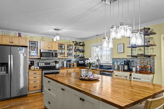 63 Parent Hill Rd, House other with 4 bedrooms, 3 bathrooms and 4 parking in Moosup CT | Image 7