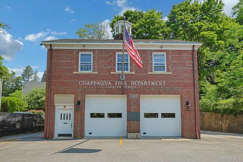 11 Senter St, Chappaqua, NY, 10514-3419 | Card Image