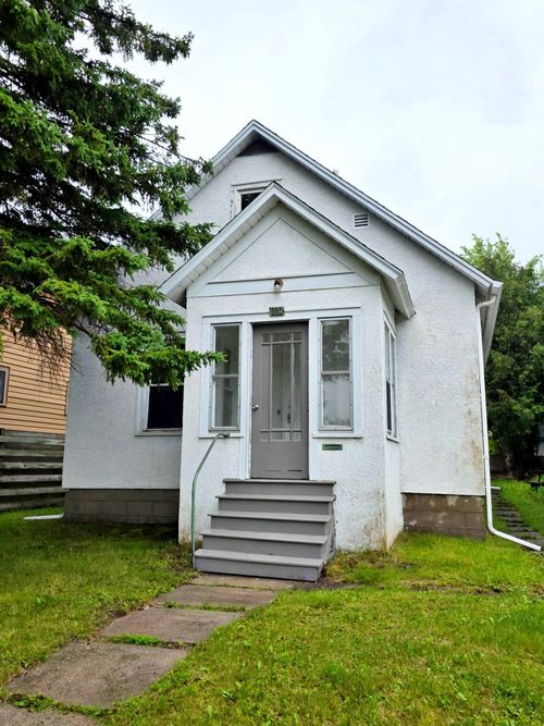 315 2nd St Nw, Chisholm, MN, 55719-1501 | Card Image