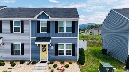 766 Carson Cir, GROTTOES, VA, 24441-2581 | Card Image