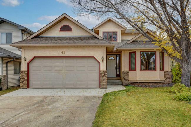 43 Waterstone Crescent Se, Home with 4 bedrooms, 3 bathrooms and 4 parking in Airdrie AB | Image 1