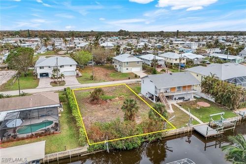 24533 Redfish St, BONITA SPRINGS, FL, 34134-7111 | Card Image