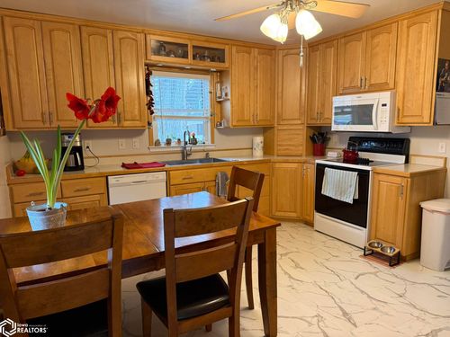 125 W Logan Street, Osceola, IA, 50213 | Card Image