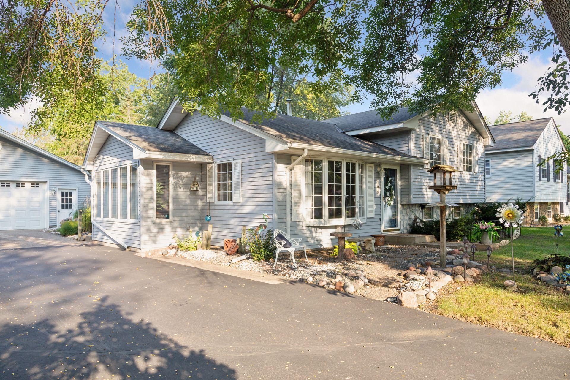 Longview Dr, Saint Paul, MN 55112