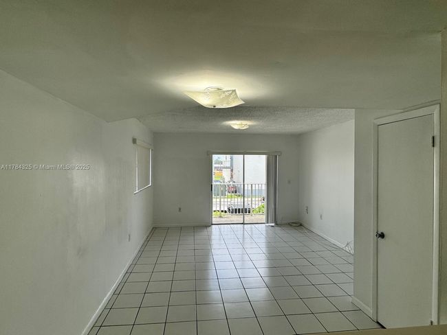 APT-201 - 2620 W 76 Th St, Condo with 2 bedrooms, 2 bathrooms and null parking in Hialeah FL | Image 7