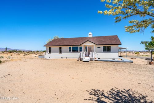 1260 E Badger St, Silver Springs, NV, 89429-7695 | Card Image