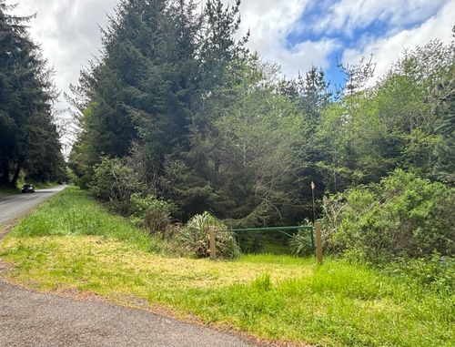 830 Eel River Dr, Loleta, CA, 95551-9600 | Card Image
