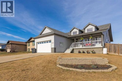 5212 51 St, Kitscoty, AB, T0B2P0 | Card Image