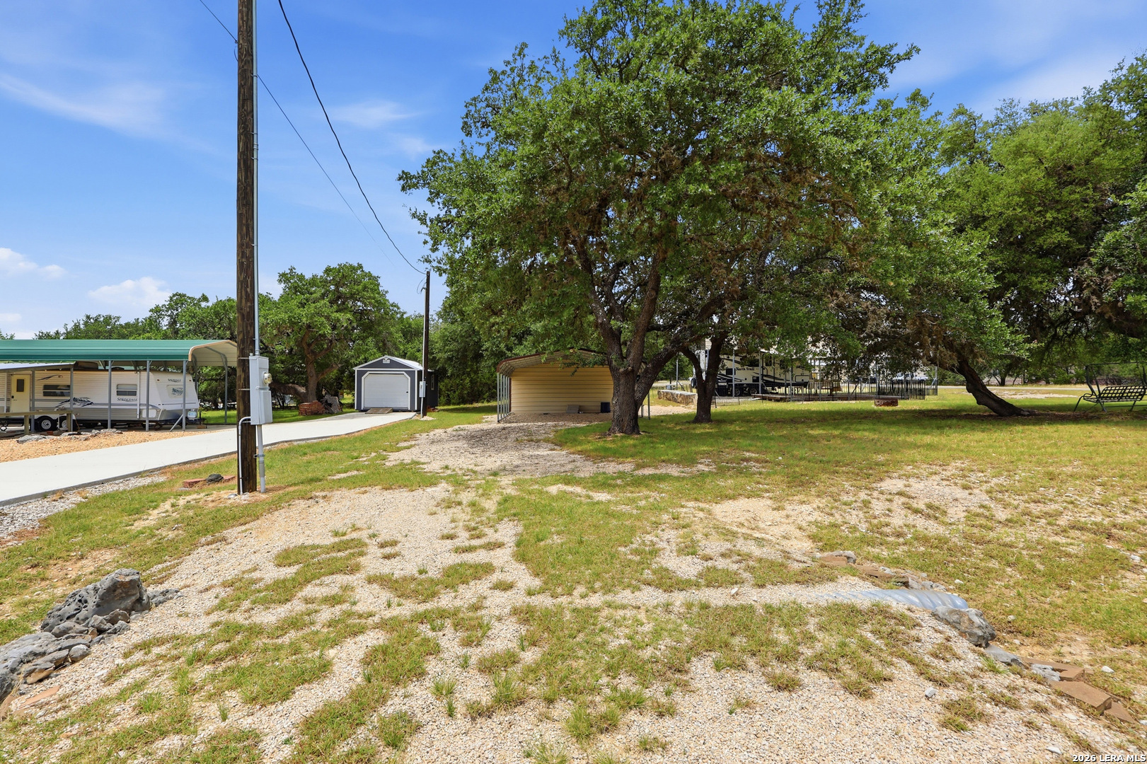 Land in Bandera 4