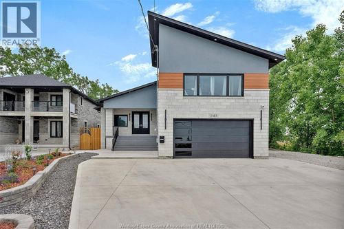 2585 Kenora St, Windsor, ON, N9B1Y3 | Card Image