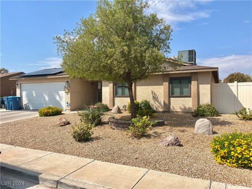 235 Solicito Street, Las Vegas, NV, 89110 | Card Image