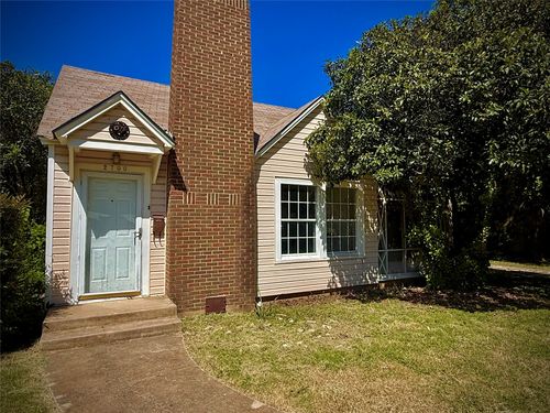 2700 Elizabeth Dr, Brownwood, TX, 76801-5724 | Card Image