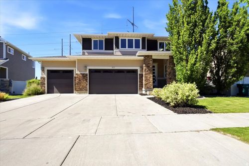 822 W Star Spangled Dr, Bluffdale, UT, 84065-5658 | Card Image