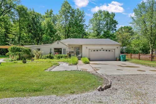 45055 Mcbride Ave, Van Buren Twp, MI, 48111-1334 | Card Image