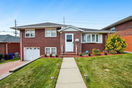 28 Pikeview Terrace, Secaucus, NJ, 07094-3819 | Card Image