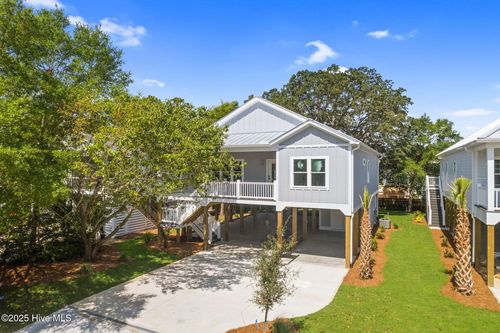104 Ne 36th St, Oak Island, NC, 28465-5619 | Card Image