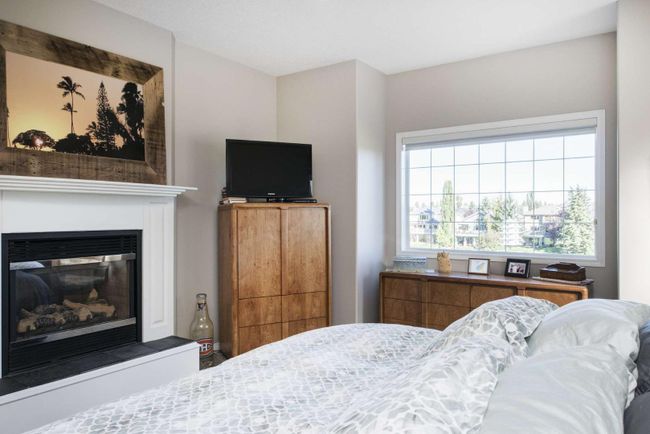12 Valley Ponds Place Nw, Home with 4 bedrooms, 3 bathrooms and 4 parking in Calgary AB | Image 22
