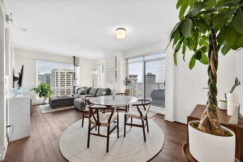 3306-930 6 Ave Sw, Calgary, AB, T2P1J3 | Card Image