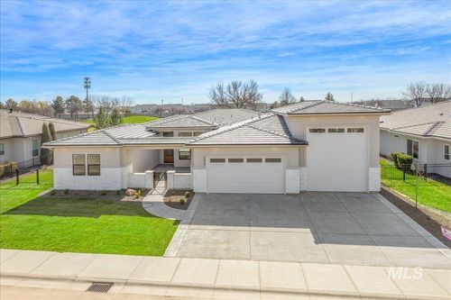 2927 W Three Lakes Dr, Meridian, ID, 83646-6879 | Card Image