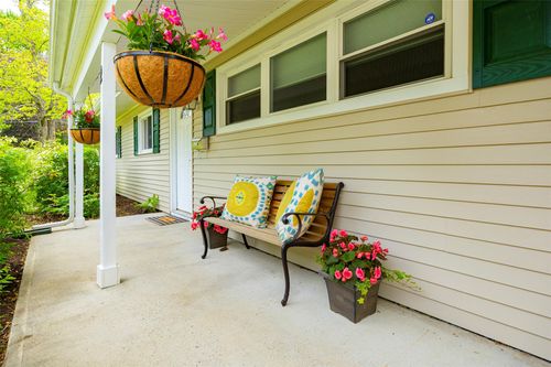2 Princeton St, Red Hook, NY, 12571-1008 | Card Image