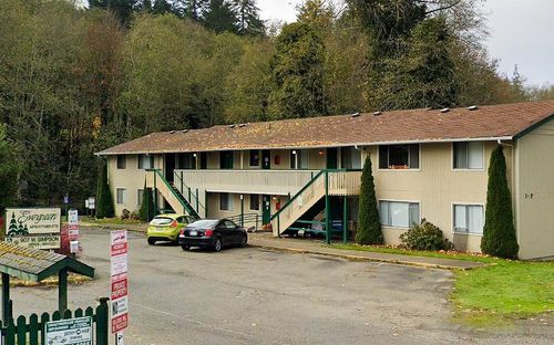 907 W Simpson Ave, McCleary, WA, 98557-9617 | Card Image