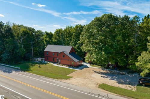 10456 S Us Highway 31, Elk Rapids, MI, 49629-9736 | Card Image