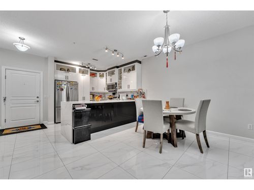 105-160 Magrath Rd Nw, Edmonton, AB, T6R3T7 | Card Image
