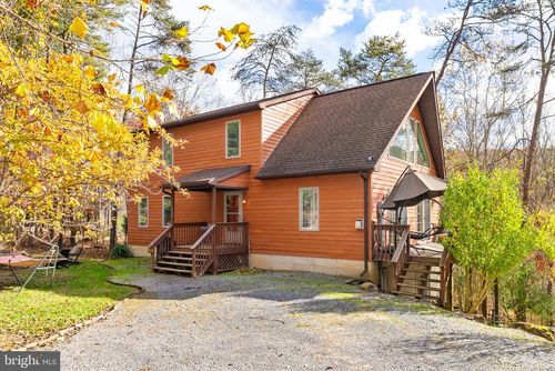 575 Creekview Ln, Berkeley Springs, WV, 25411-5232 | Card Image