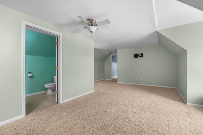 Loft/Hangout Area, Recreation Area, Full Bath | Image 19