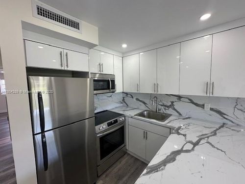 apt-d108-7420 Sw 82nd St, Miami, FL, 33143-7316 | Card Image