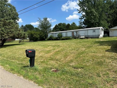 10056 Lawndell Road Sw, Navarre, OH, 44662 | Card Image